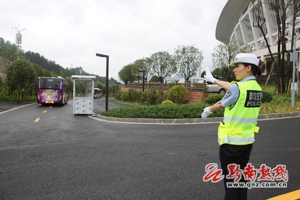 都匀市公安局交警大队参加州庆60周年活动第